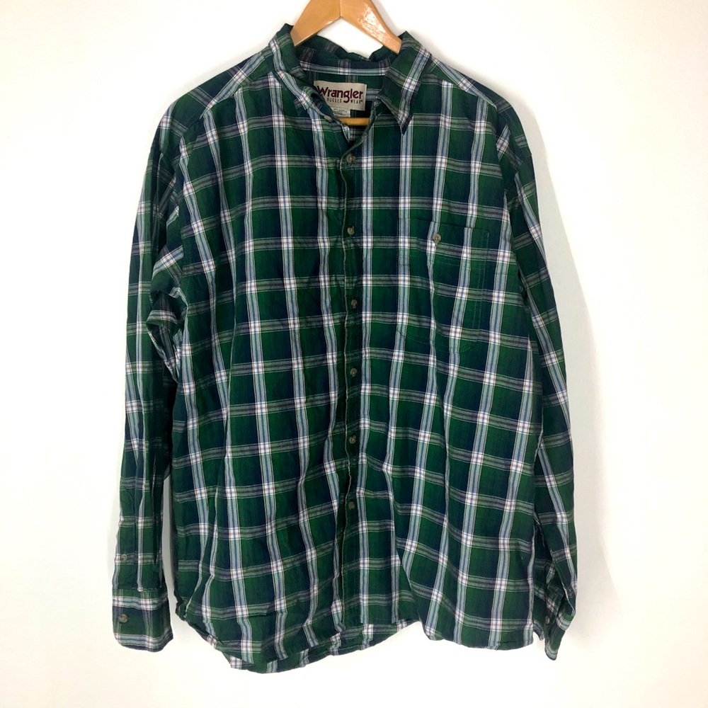 Wrangler rugged wear plaid button down shirt